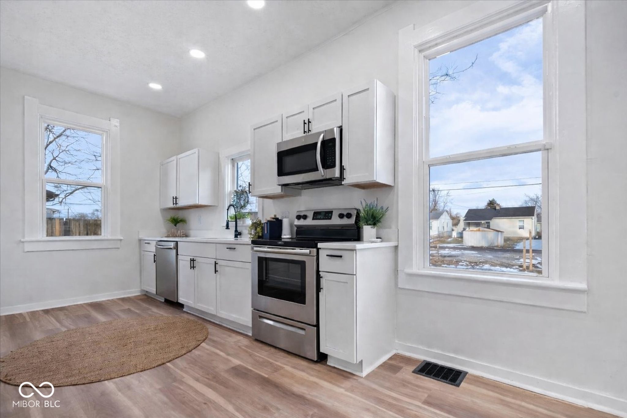 Image of 1741 S State Avenue